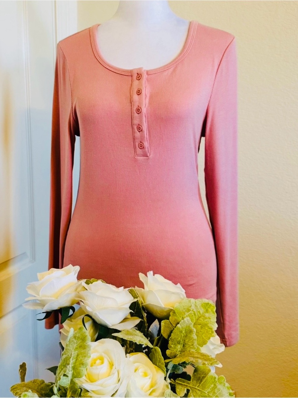 Women’s Long-Sleeve Henley Top in Dusty Rose Size: S